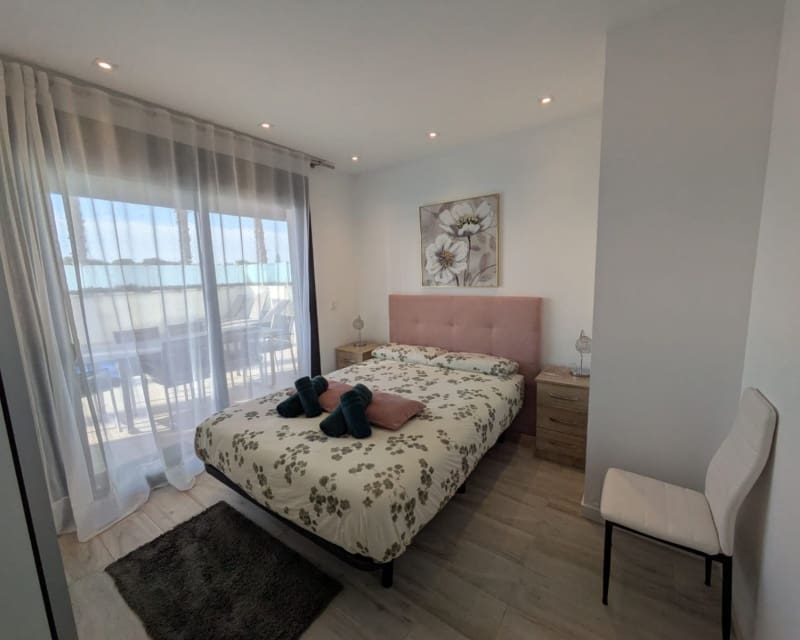 3 slaapkamer Villa te koop in Cabo Roig met zwembad - € 450.000 (Ref: 9552046)