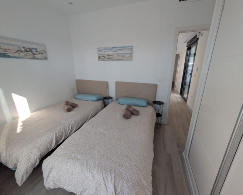 3 slaapkamer Villa te koop in Cabo Roig met zwembad - € 450.000 (Ref: 9552046)