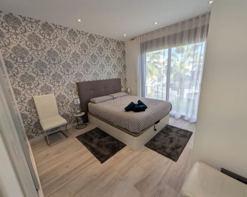 3 slaapkamer Villa te koop in Cabo Roig met zwembad - € 450.000 (Ref: 9552046)