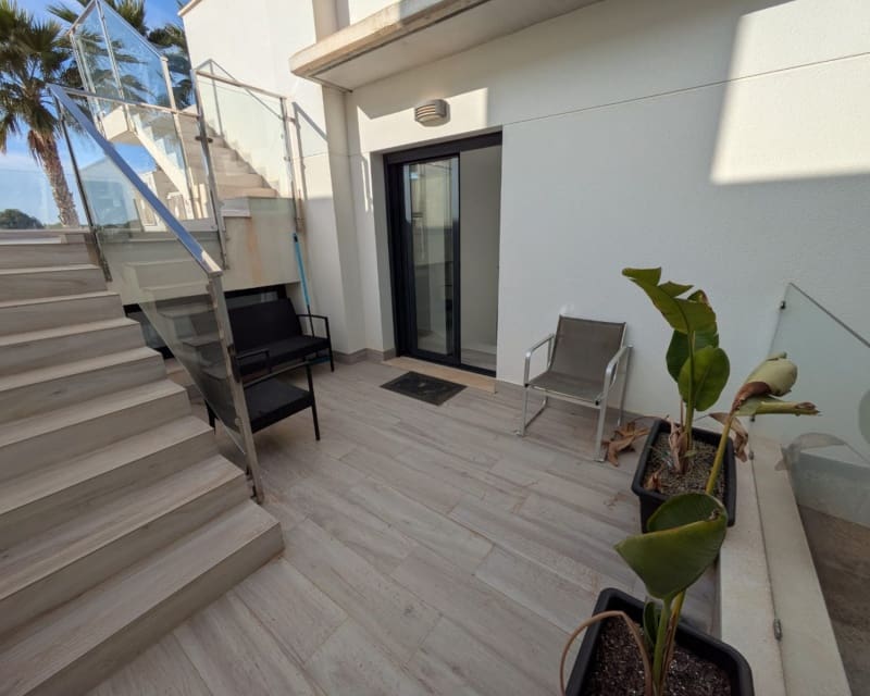 3 slaapkamer Villa te koop in Cabo Roig met zwembad - € 450.000 (Ref: 9552046)