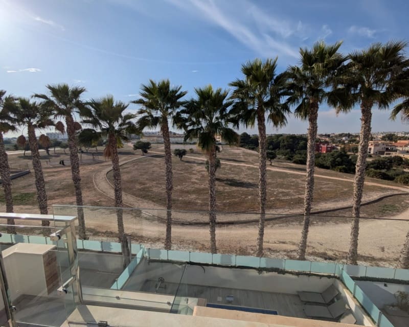 3 slaapkamer Villa te koop in Cabo Roig met zwembad - € 450.000 (Ref: 9552046)