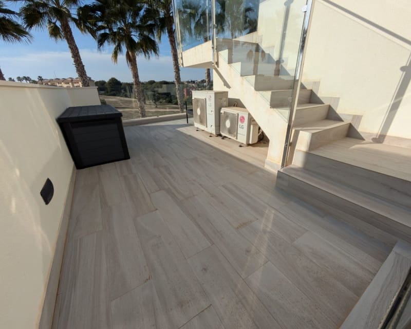 3 slaapkamer Villa te koop in Cabo Roig met zwembad - € 450.000 (Ref: 9552046)