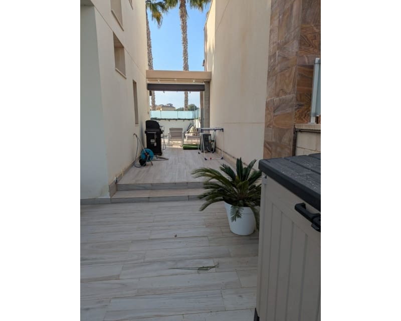 3 slaapkamer Villa te koop in Cabo Roig met zwembad - € 450.000 (Ref: 9552046)