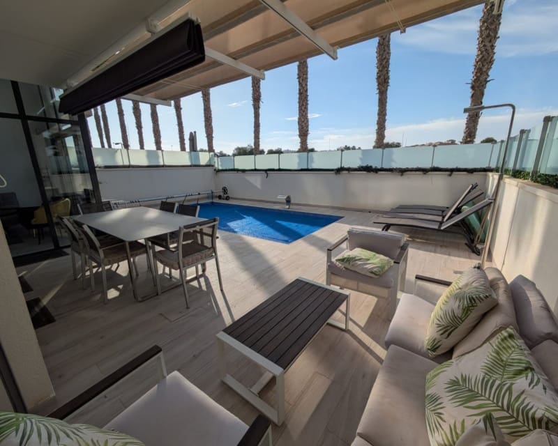 3 slaapkamer Villa te koop in Cabo Roig met zwembad - € 450.000 (Ref: 9552046)