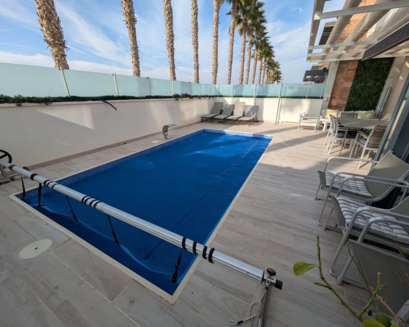 3 slaapkamer Villa te koop in Cabo Roig met zwembad - € 450.000 (Ref: 9552046)