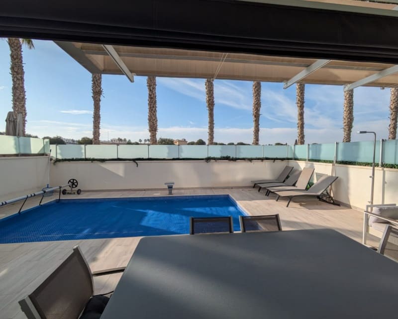 3 slaapkamer Villa te koop in Cabo Roig met zwembad - € 450.000 (Ref: 9552046)