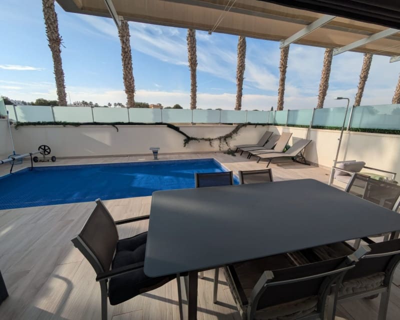 3 slaapkamer Villa te koop in Cabo Roig met zwembad - € 450.000 (Ref: 9552046)