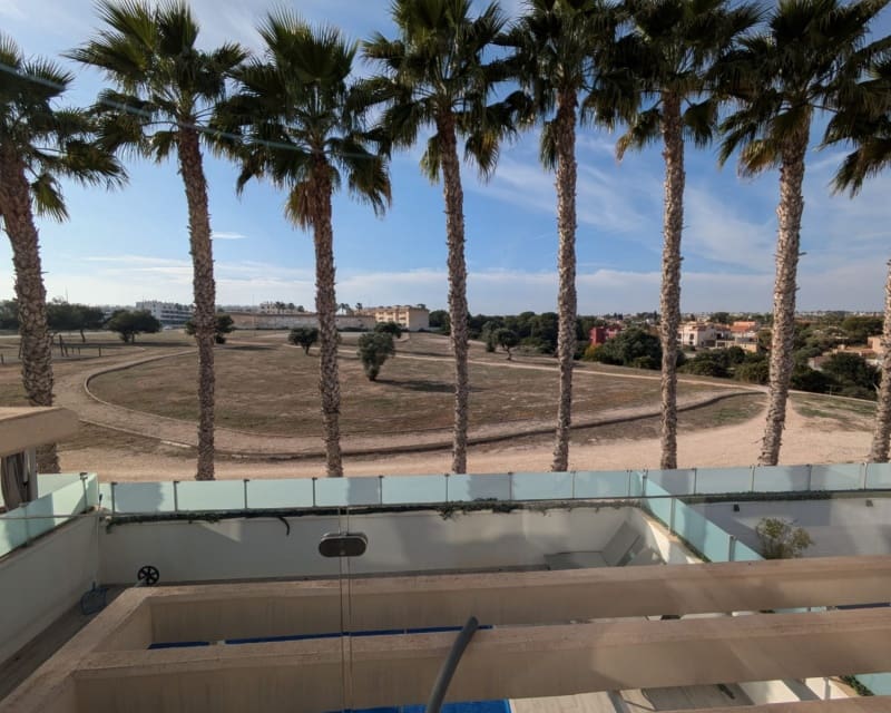 3 slaapkamer Villa te koop in Cabo Roig met zwembad - € 450.000 (Ref: 9552046)