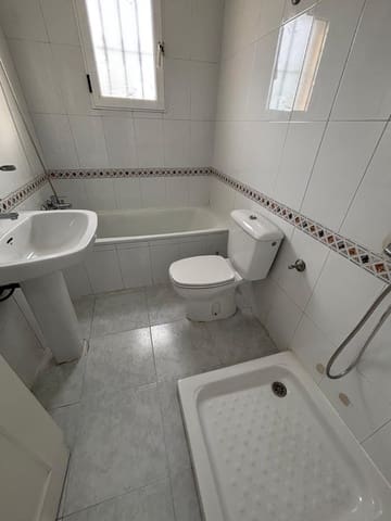 2 slaapkamer Appartement te koop in La Siesta, Torrevieja met zwembad - € 120.000 (Ref: 9552054)