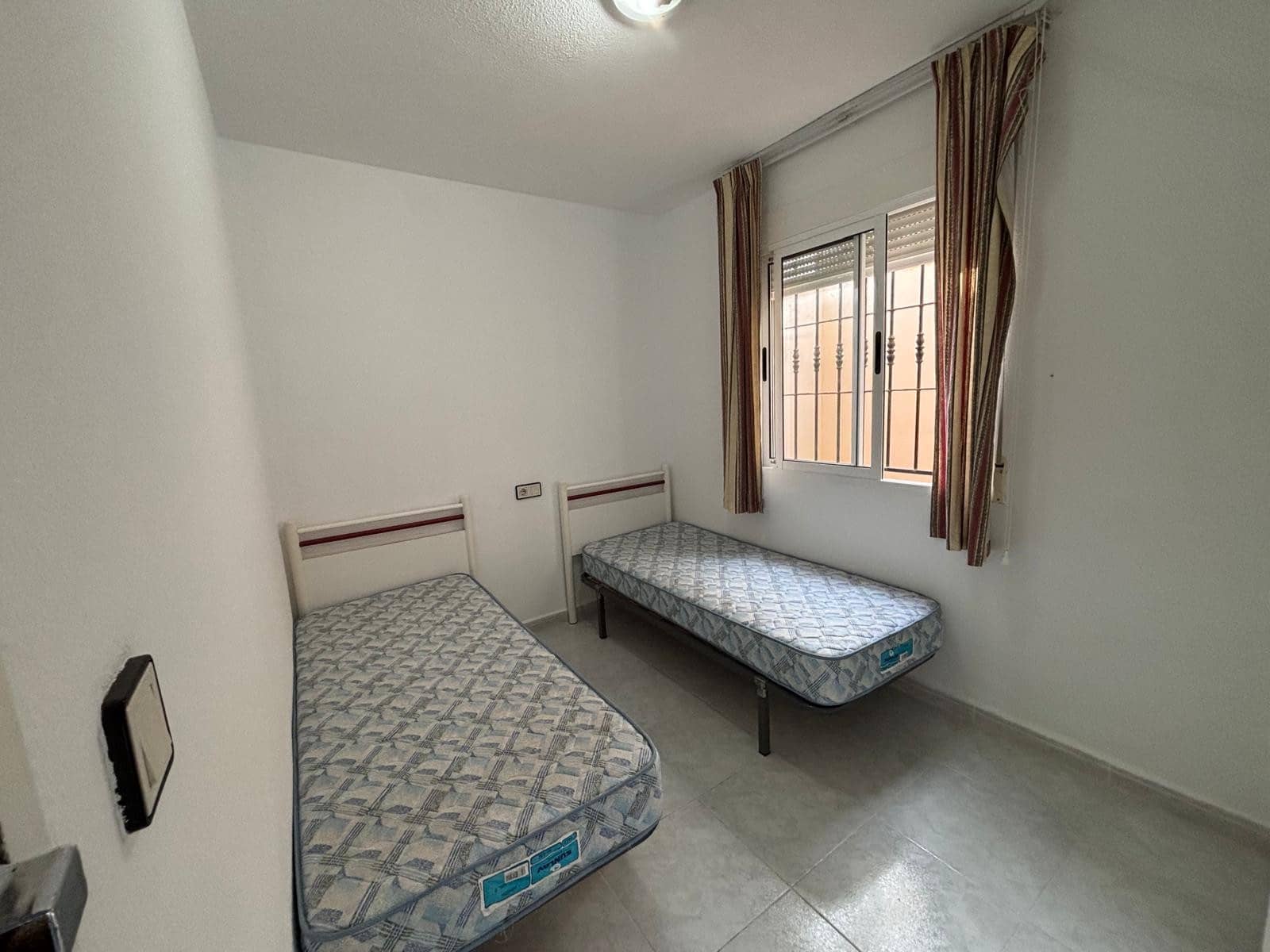 2 slaapkamer Appartement te koop in La Siesta met zwembad - € 120.000 (Ref: 9552054)