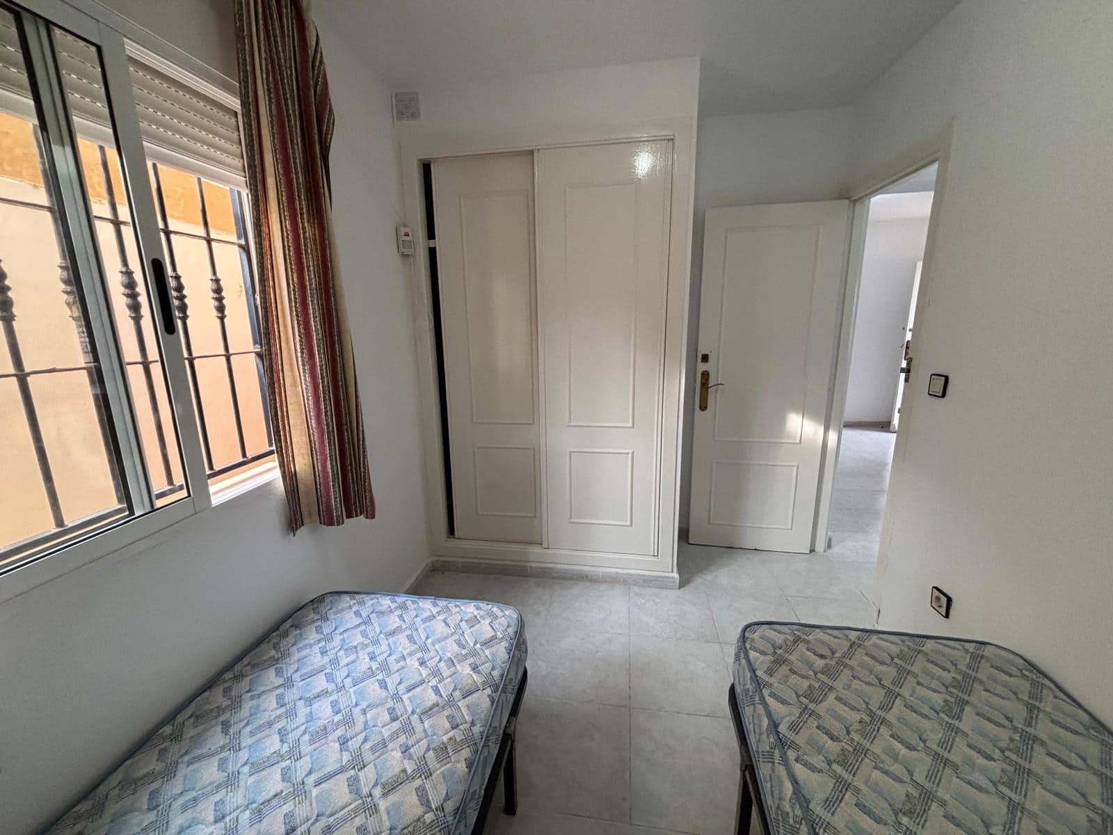 2 slaapkamer Appartement te koop in La Siesta met zwembad - € 120.000 (Ref: 9552054)