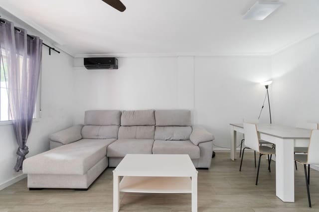 3 makuuhuone Omakotitalo myytävänä paikassa Playa Flamenca, Orihuela mukana uima-altaan - 285 000 € (Ref: 9552057)