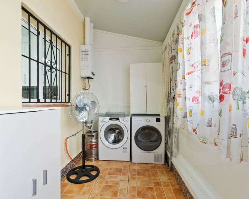 3 bedroom Townhouse for sale in Playa Flamenca with pool - € 285,000 (Ref: 9552057)