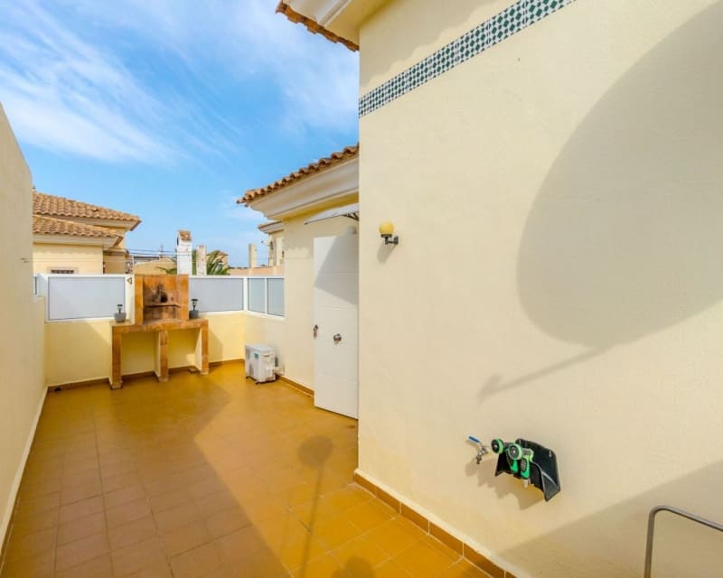 3 bedroom Townhouse for sale in Playa Flamenca with pool - € 285,000 (Ref: 9552057)