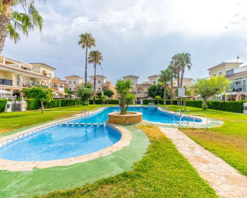 3 bedroom Townhouse for sale in Playa Flamenca with pool - € 285,000 (Ref: 9552057)