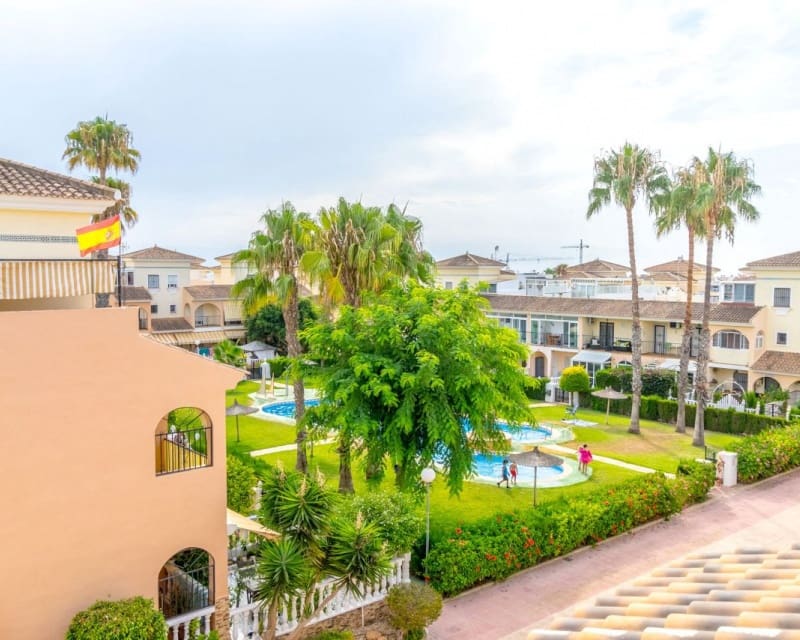 3 bedroom Townhouse for sale in Playa Flamenca with pool - € 285,000 (Ref: 9552057)