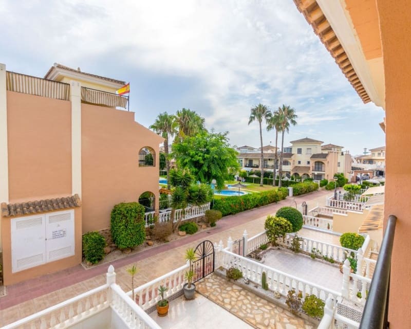 3 bedroom Townhouse for sale in Playa Flamenca with pool - € 285,000 (Ref: 9552057)