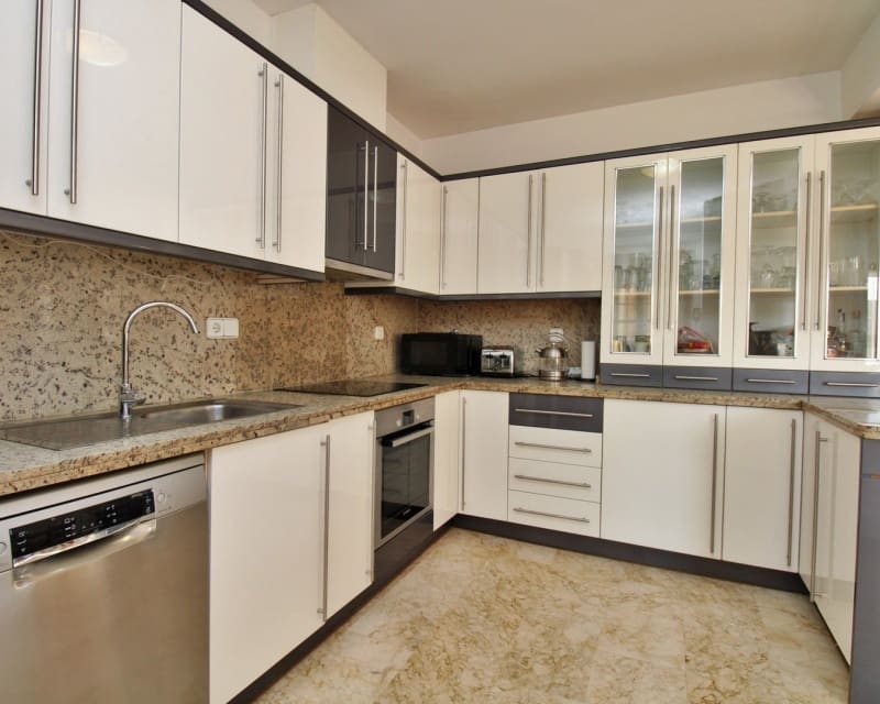 3 bedroom Villa for sale in Villamartin with pool - € 465,000 (Ref: 9552058)