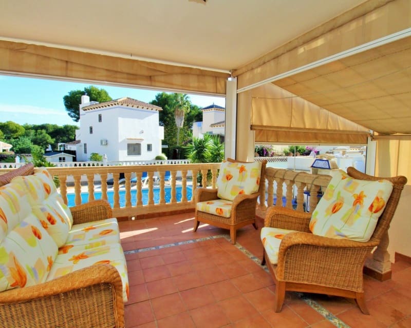 3 bedroom Villa for sale in Villamartin with pool - € 465,000 (Ref: 9552058)