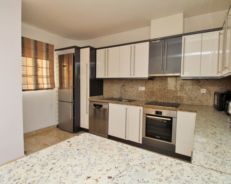 3 bedroom Villa for sale in Villamartin with pool - € 465,000 (Ref: 9552058)