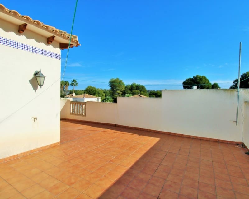 3 bedroom Villa for sale in Villamartin with pool - € 465,000 (Ref: 9552058)