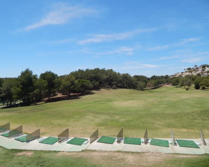 3 bedroom Villa for sale in Villamartin with pool - € 465,000 (Ref: 9552058)