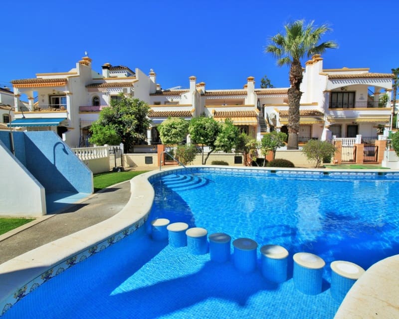 2 bedroom Townhouse for sale in Villamartin with pool - € 229,995 (Ref: 9552073)