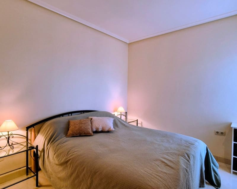 2 soveværelse Lejlighed til salg i Villamartin med swimmingpool - € 235.000 (Ref: 9552079)