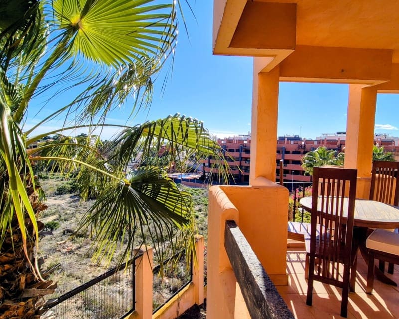 2 soveværelse Lejlighed til salg i Villamartin med swimmingpool - € 235.000 (Ref: 9552079)