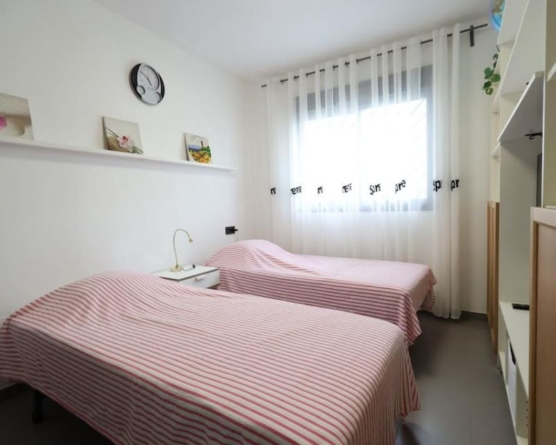 2 sovrum Lägenhet till salu i La Zenia med pool - 280 000 € (Ref: 9552080)