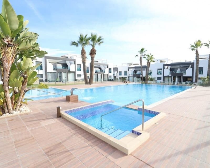 2 sovrum Lägenhet till salu i La Zenia med pool - 280 000 € (Ref: 9552080)