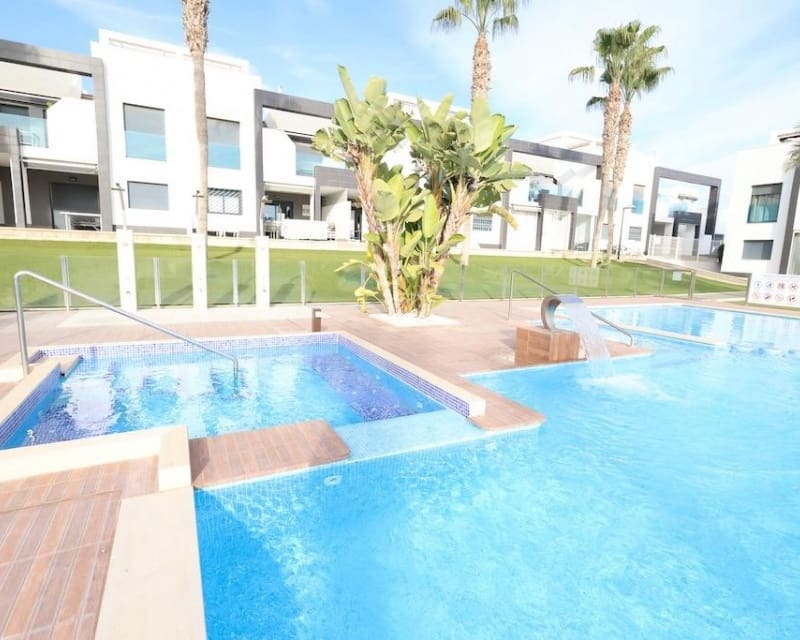 2 sovrum Lägenhet till salu i La Zenia med pool - 280 000 € (Ref: 9552080)