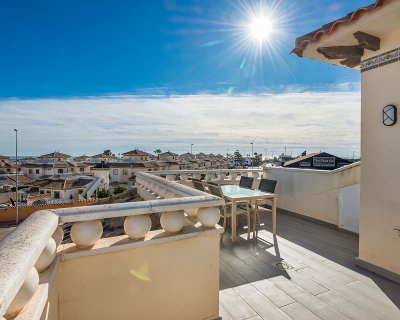 3 slaapkamer Villa te koop in Cabo Roig met zwembad - € 365.000 (Ref: 9552081)