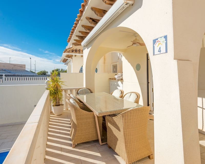 3 slaapkamer Villa te koop in Cabo Roig met zwembad - € 365.000 (Ref: 9552081)