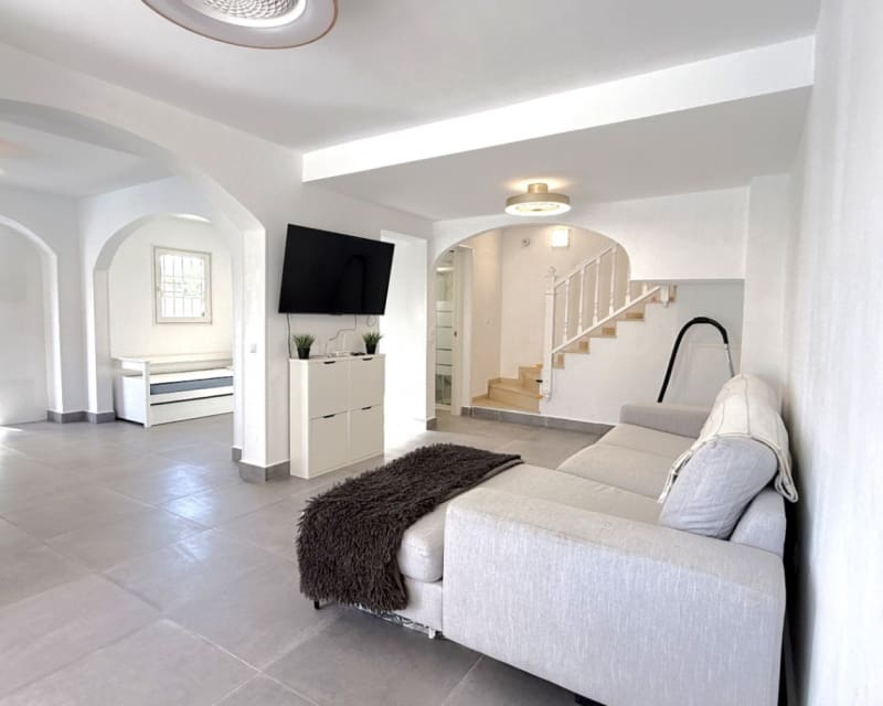 2 makuuhuone Huvila myytävänä paikassa Playa Flamenca mukana uima-altaan - 339 000 € (Ref: 9552086)