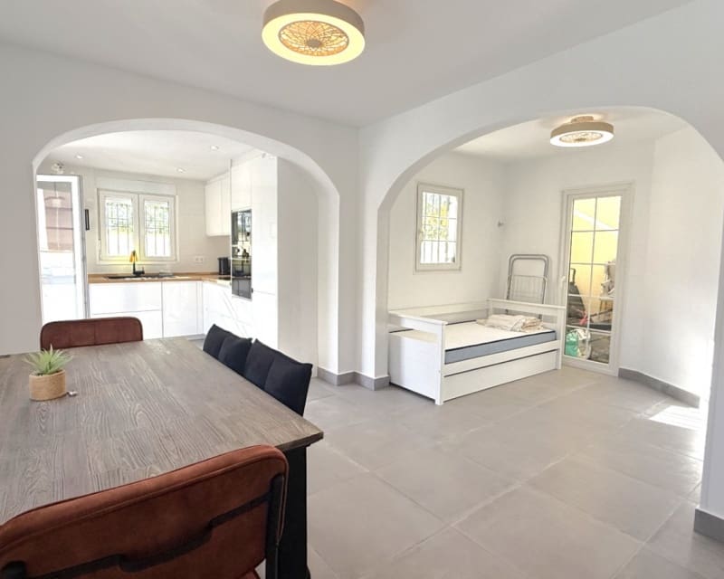 2 makuuhuone Huvila myytävänä paikassa Playa Flamenca mukana uima-altaan - 339 000 € (Ref: 9552086)