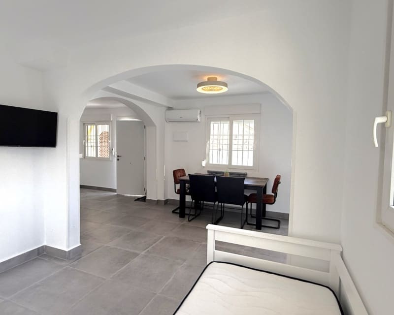 2 makuuhuone Huvila myytävänä paikassa Playa Flamenca mukana uima-altaan - 339 000 € (Ref: 9552086)