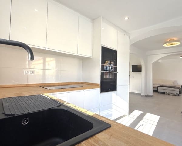 Chalet de 2 habitaciones en Playa Flamenca, Orihuela en venta con piscina - 339.000 € (Ref: 9552086)