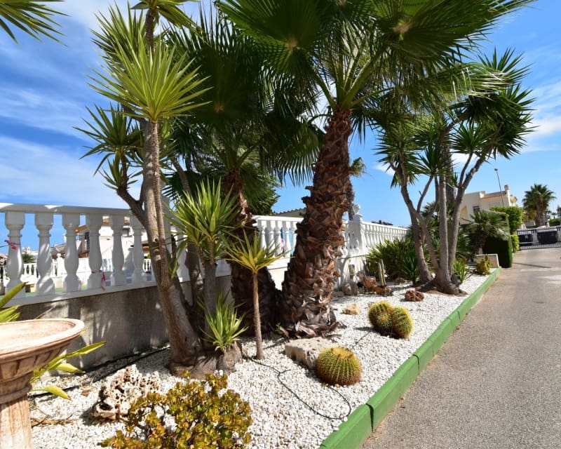 Chalet de 2 habitaciones en Playa Flamenca en venta con piscina - 175.000 € (Ref: 9552088)