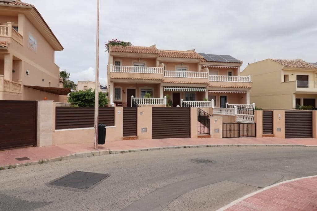Casa de 3 habitaciones en Los Altos en venta con piscina - 275.000 € (Ref: 9552089)