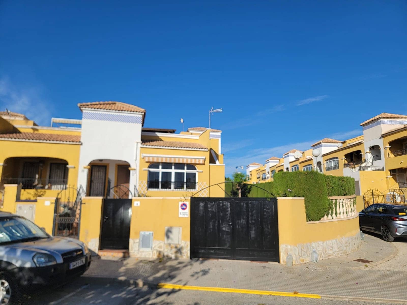 3 sypialnia Bungalow na sprzedaż w Los Montesinos z basenem - 215 000 € (Ref: 9552091)