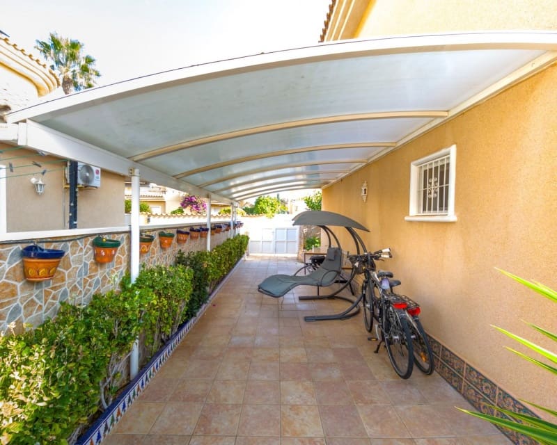 3 bedroom Villa for sale in Los Altos with pool - € 360,000 (Ref: 9552109)