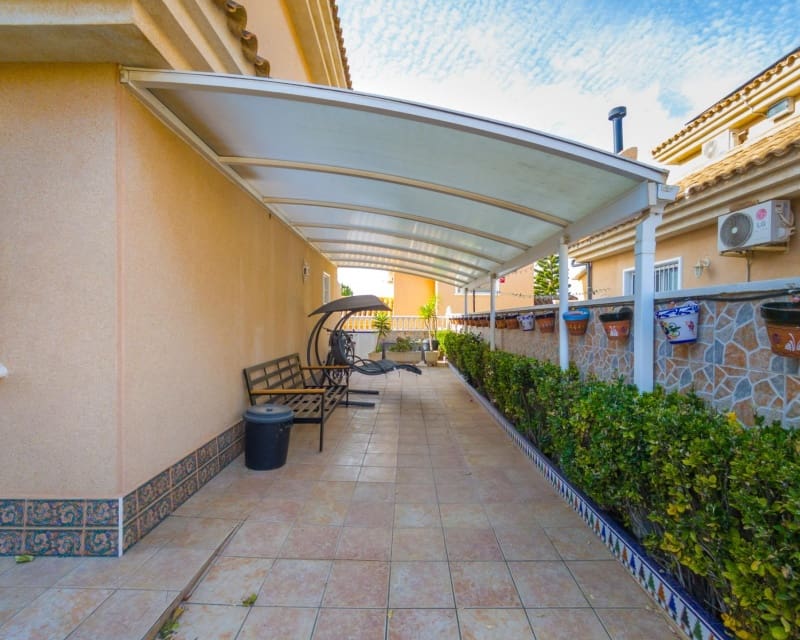 3 bedroom Villa for sale in Los Altos with pool - € 360,000 (Ref: 9552109)