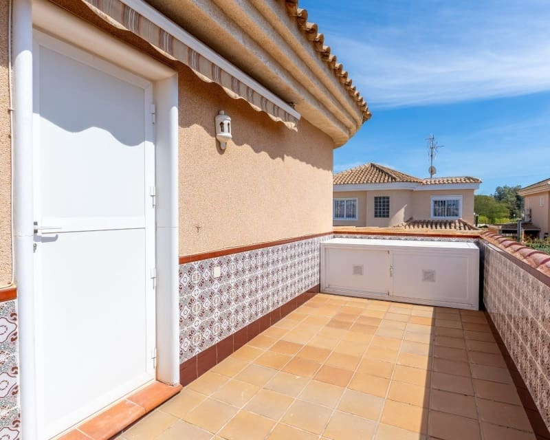 3 bedroom Villa for sale in Los Altos with pool - € 360,000 (Ref: 9552109)