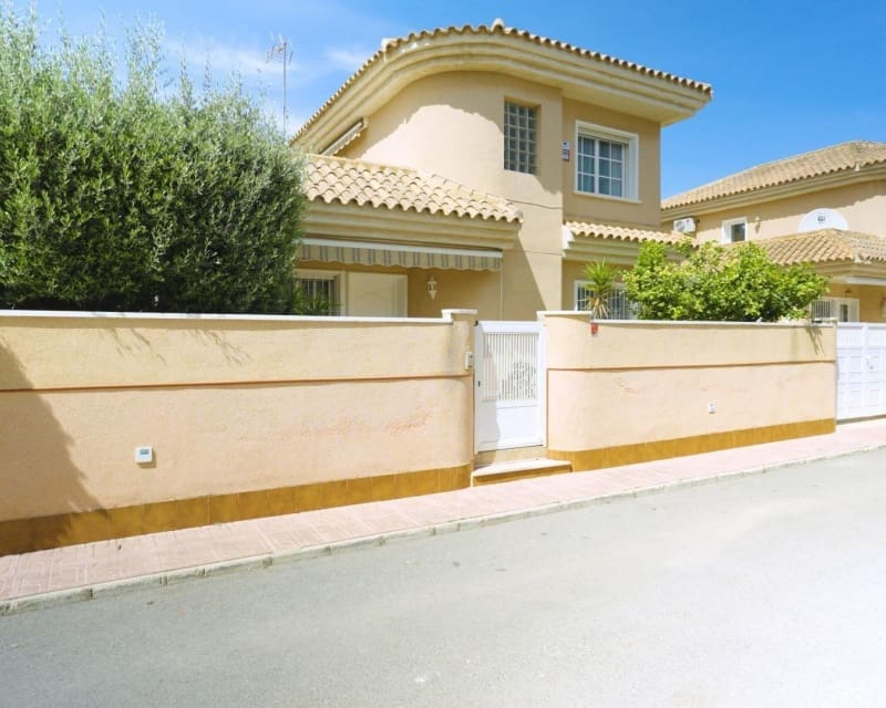 3 bedroom Villa for sale in Los Altos with pool - € 360,000 (Ref: 9552109)
