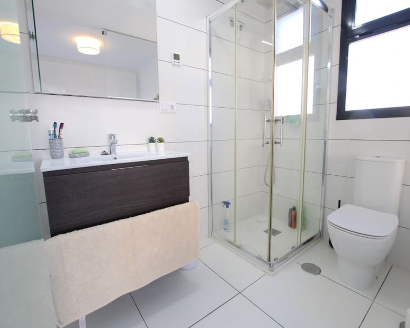 2 makuuhuone Huoneisto myytävänä paikassa Villamartin mukana uima-altaan - 235 000 € (Ref: 9552117)