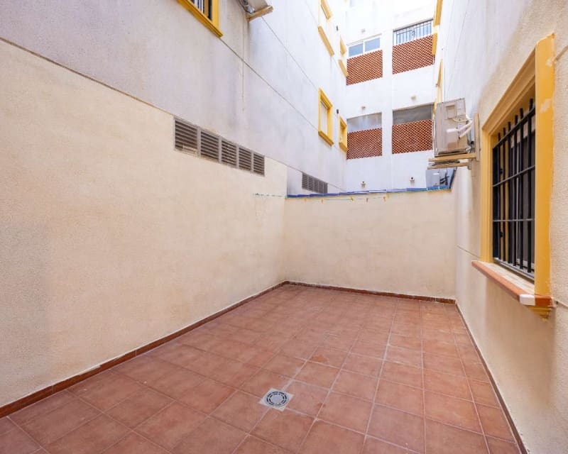 2 chambre Appartement à vendre à Villamartin avec piscine - 169 900 € (Ref: 9552128)