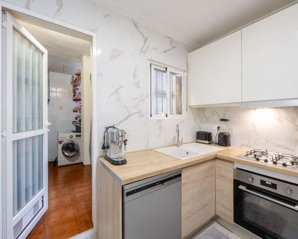 Apartamento de 2 habitaciones en Villamartin, Orihuela en venta con piscina - 169.900 € (Ref: 9552128)