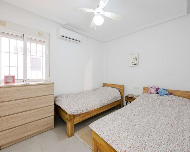 2 chambre Appartement à vendre à Villamartin avec piscine - 169 900 € (Ref: 9552128)