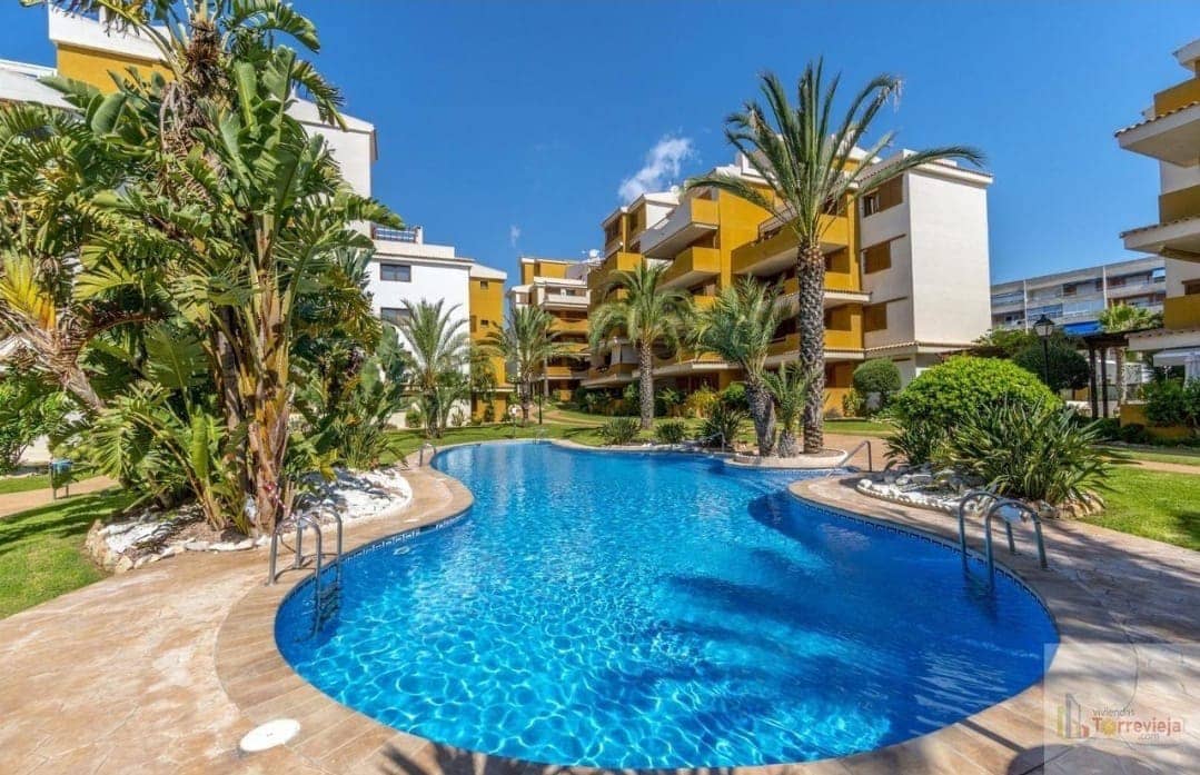 2 bedroom Apartment for sale in Punta Prima with pool - € 265,000 (Ref: 9552130)